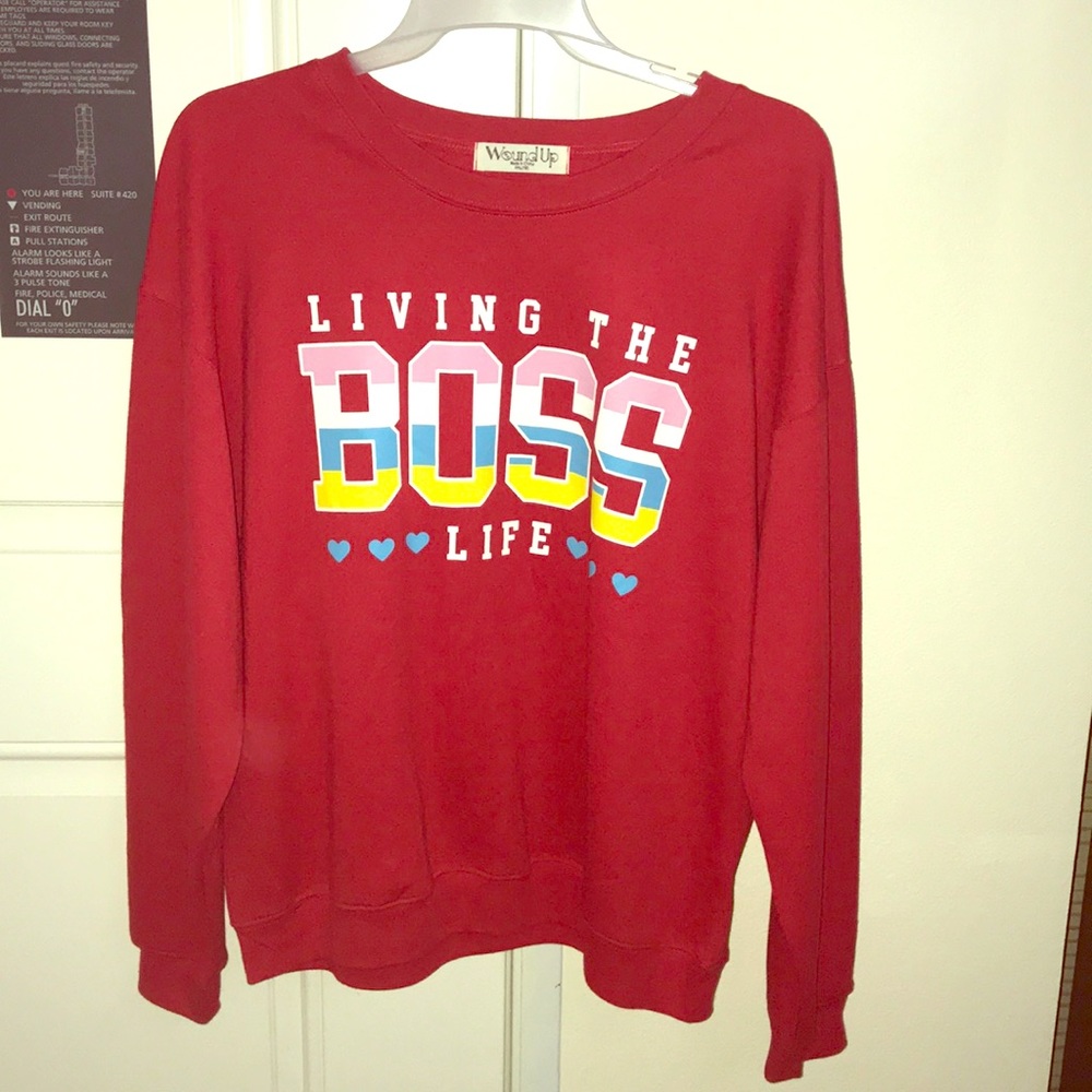- New graphic sweater “living the boss life”… size XXL red